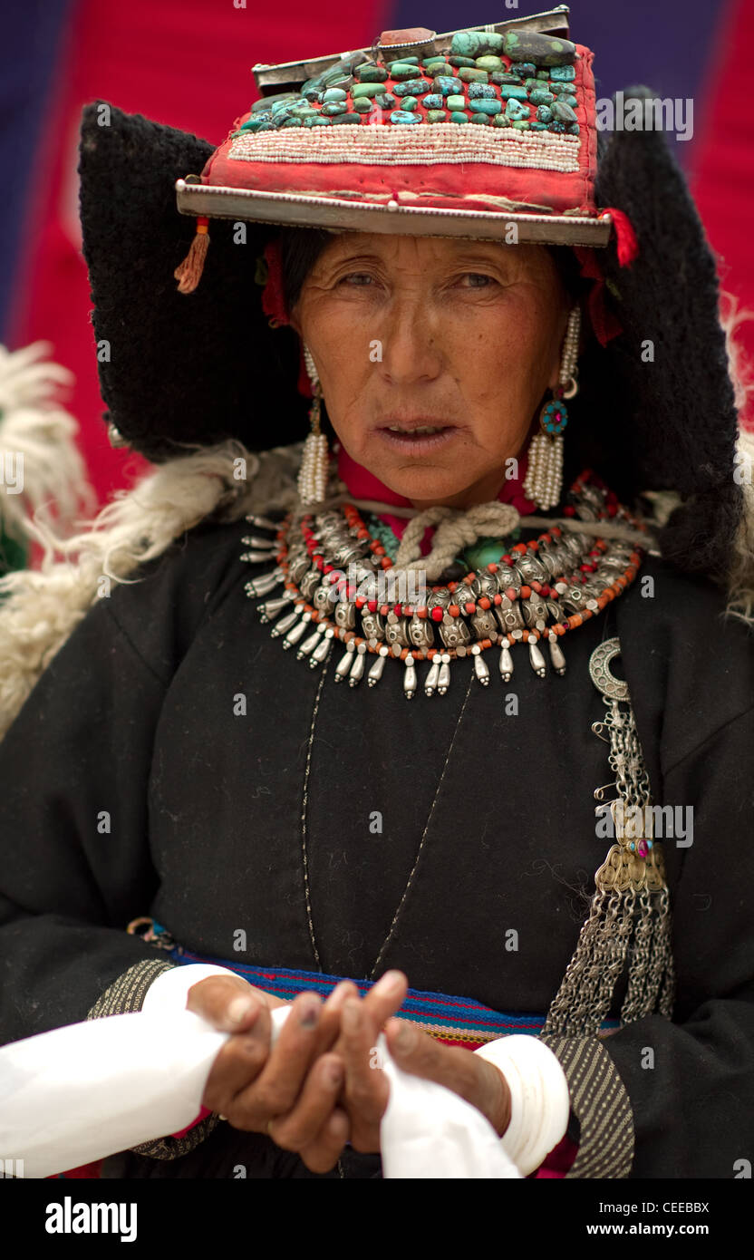 Danze tradizionali e Costume etnico del Ladakh Foto Stock