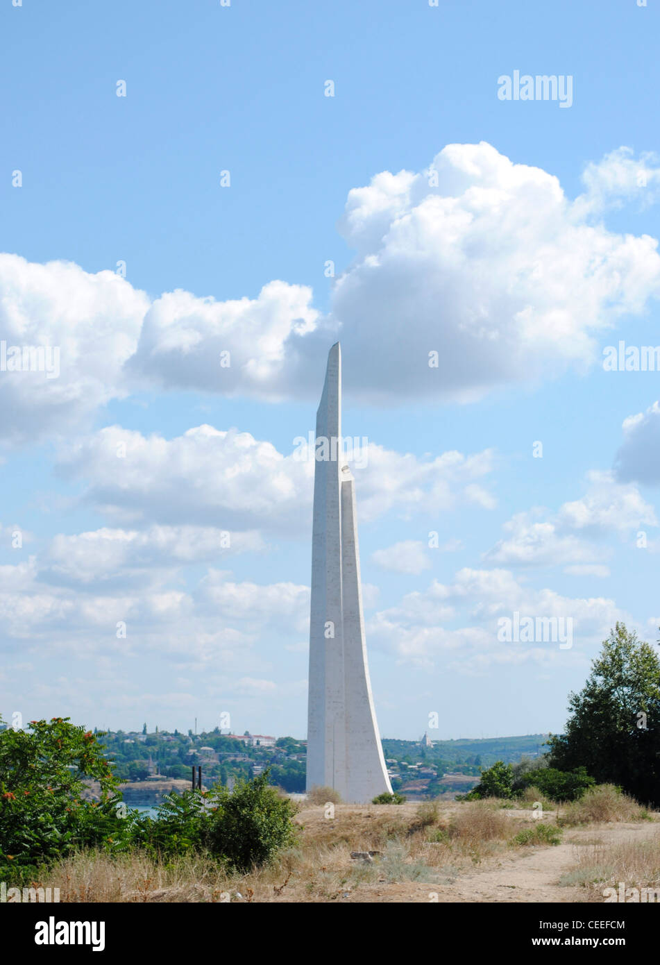 L'Ucraina. Sebastopoli. Vela e baionetta. Esercito e della Marina unità monumento. 1977. Cape Khrustalny. Foto Stock