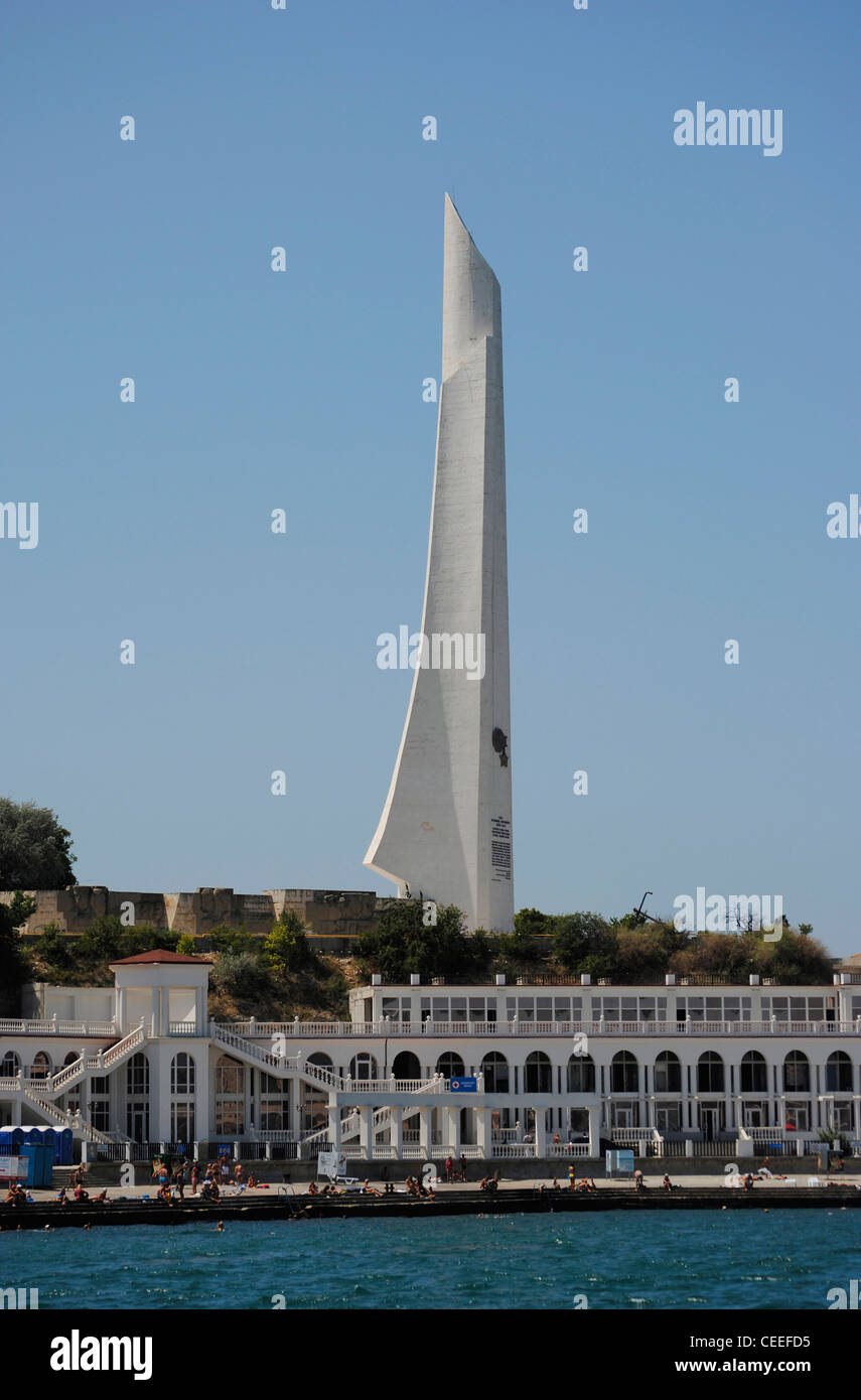 L'Ucraina. Sebastopoli. Vela e baionetta. Esercito e della Marina unità monumento. 1977. Cape Khrustalny. Foto Stock