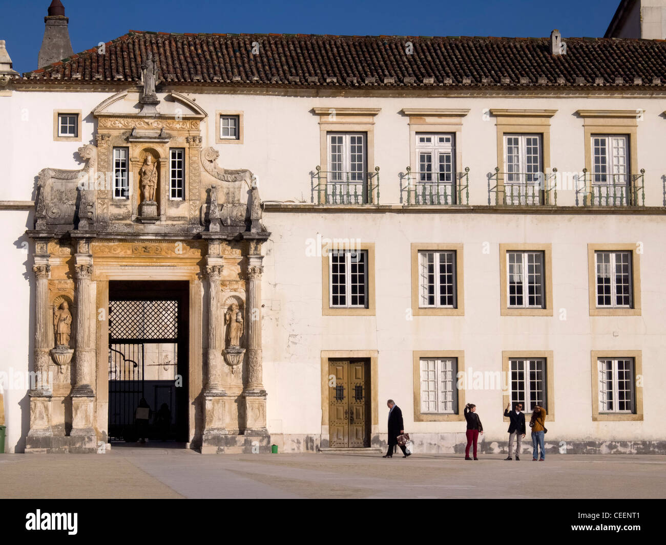 Università di Coimbra ingresso da Porta ferrea di Coimbra, Portogallo Foto Stock