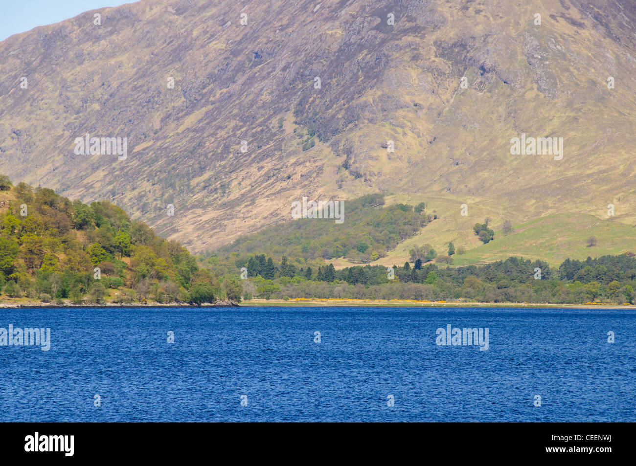 Loch Linnhe è allineato con il sole di setting, rendendolo un luogo molto popolare per i fotografi,Highlands,costa ovest della Scozia. Foto Stock