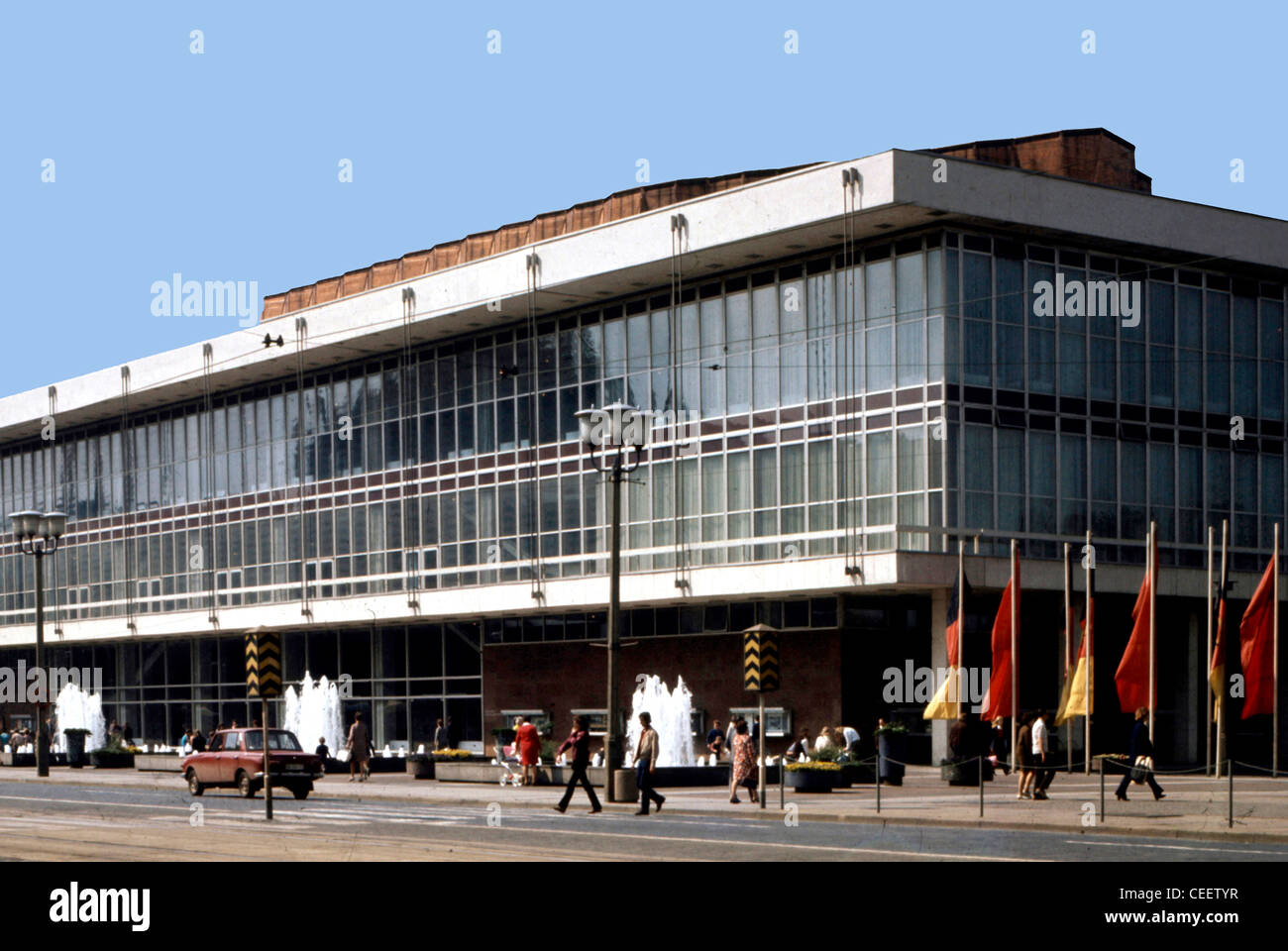 Dresda 1973: Palazzo della cultura al lato nord del vecchio mercato. Foto Stock