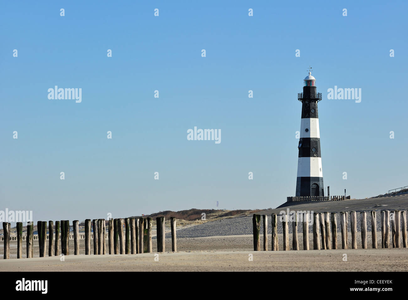 Nieuwe Sluis, più antico ghisa faro nei Paesi Bassi segna l'entrata a Westerschelde a Breskens, Zeeland Foto Stock