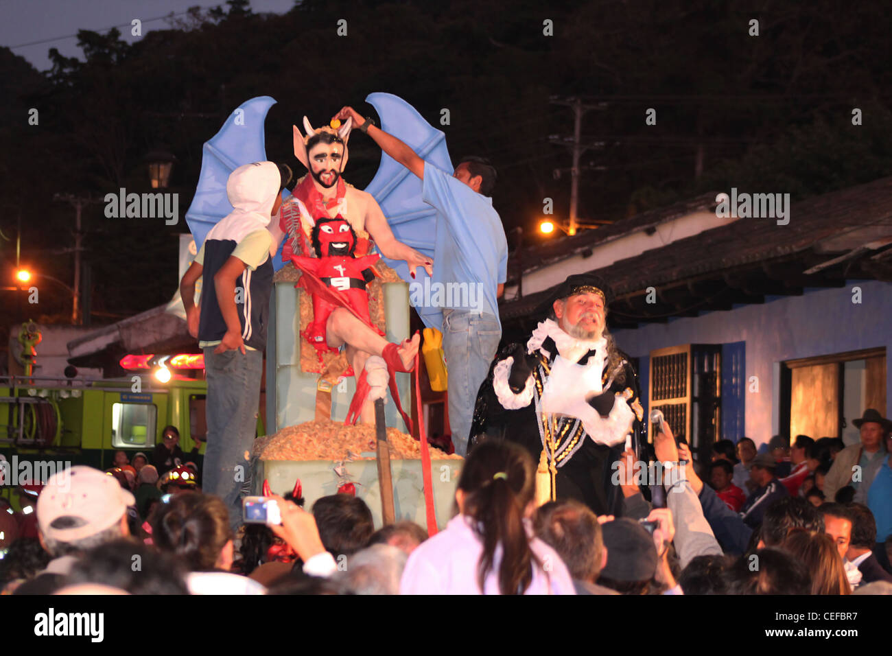 La Quema del Diablo.. Masterizzazione con il diavolo, Guatemala. Foto Stock