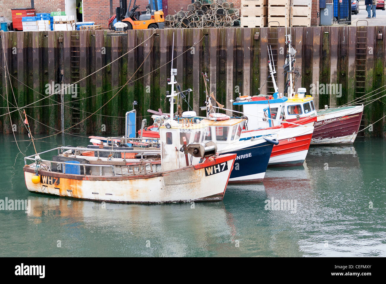 Scarborough Harbour e barche fisihng Foto Stock