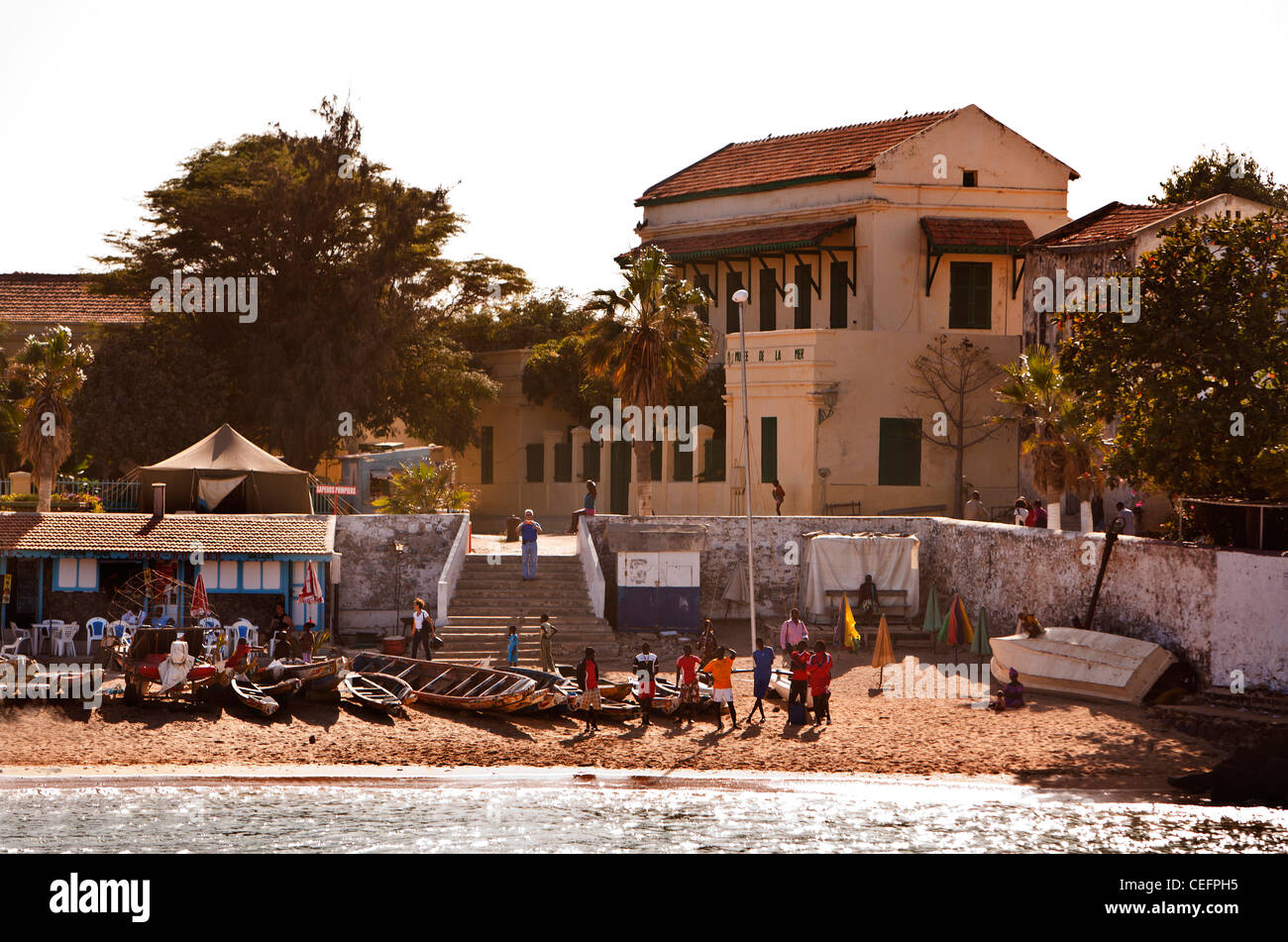 Spiaggia di Gorea . Il Senegal il premier sito turistico, l'isola non ha auto e si trova a 30 minuti di traghetto Foto Stock