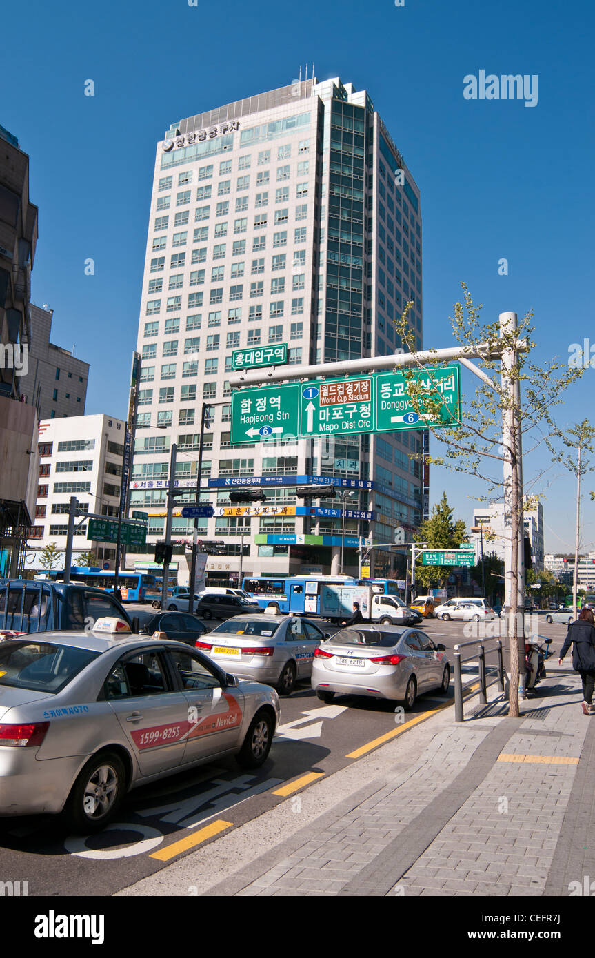 Strada trafficata di Seoul, Corea Foto Stock