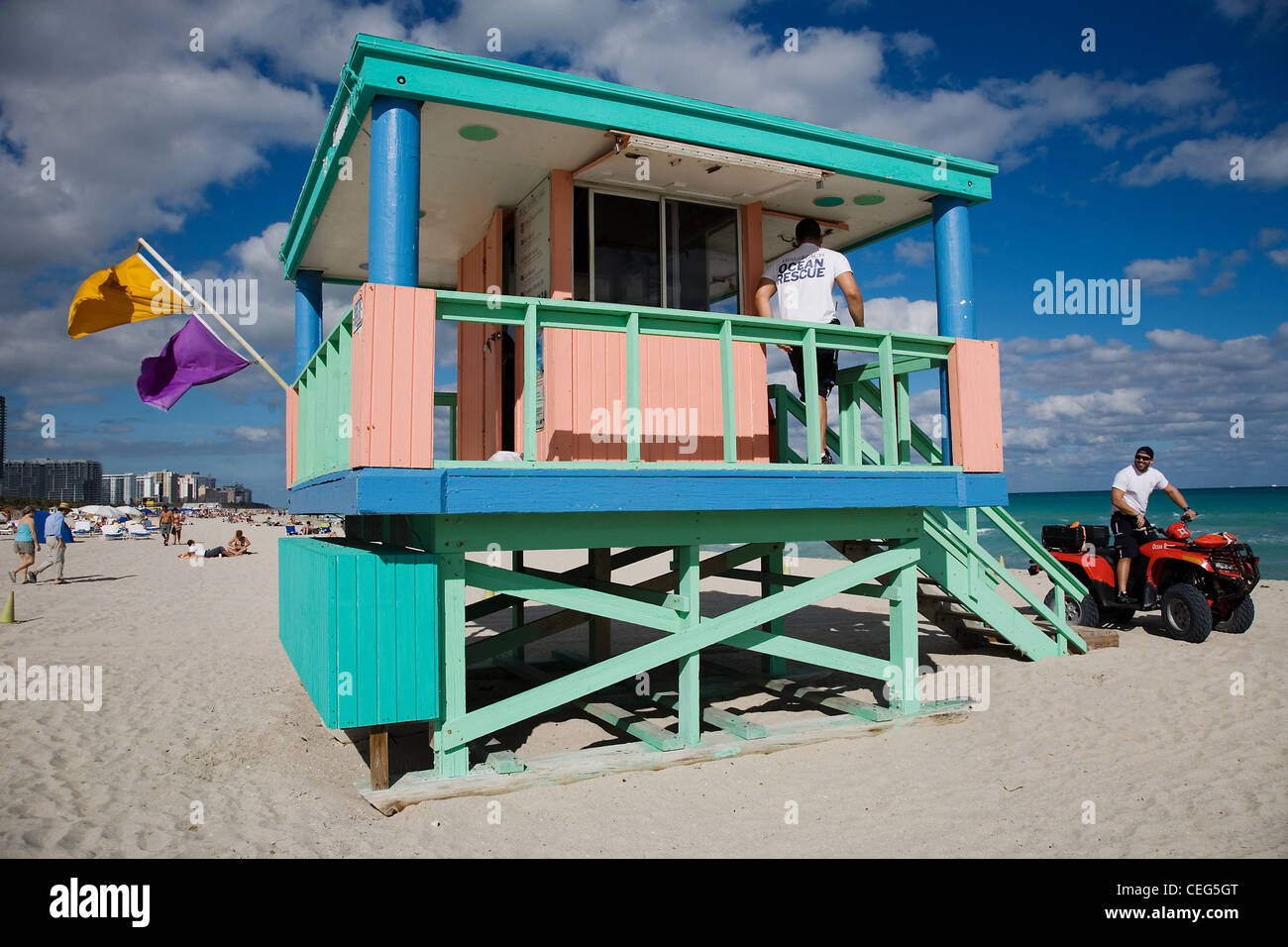 Spiaggia torre bagnino capanna in Miami Beach, Florida, Stati Uniti d'America Foto Stock