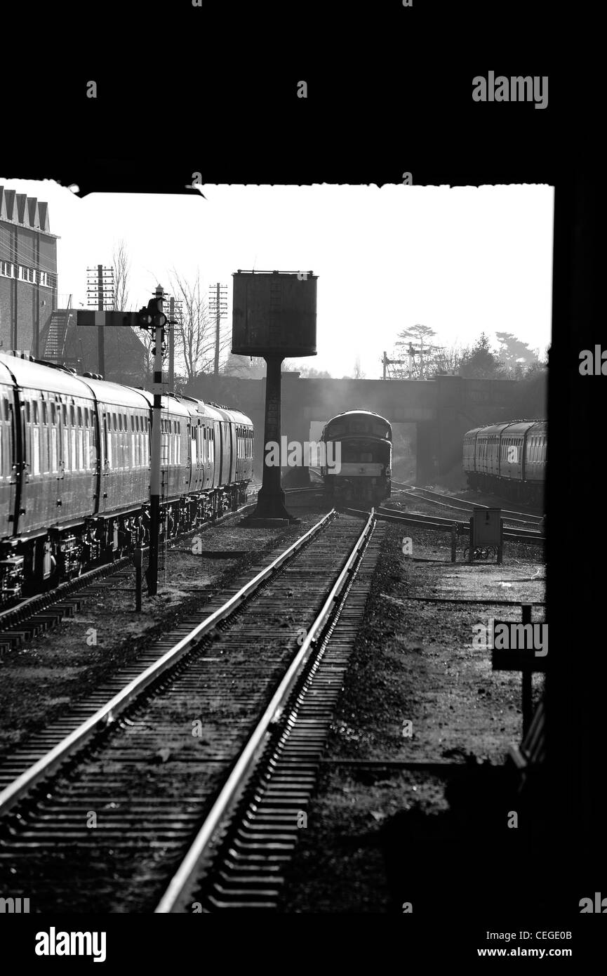 Locomotiva diesel grande stazione centrale ferroviaria loughborough England Regno Unito Foto Stock