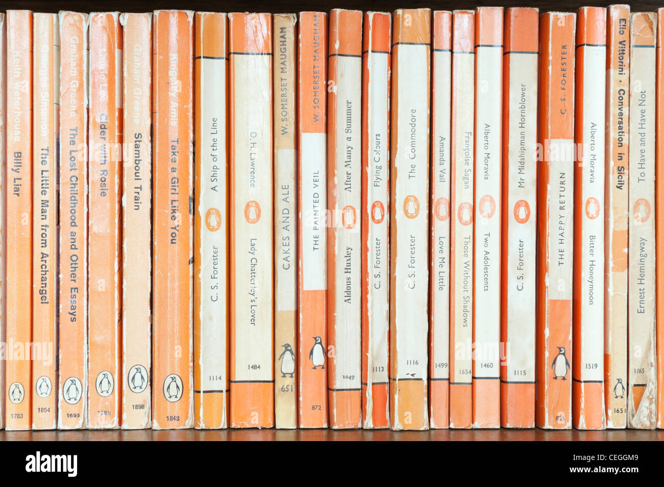 Vintage paperback romanzi pubblicati dalla penguin Books - tardi anni quaranta alla fine degli anni sessanta Foto Stock