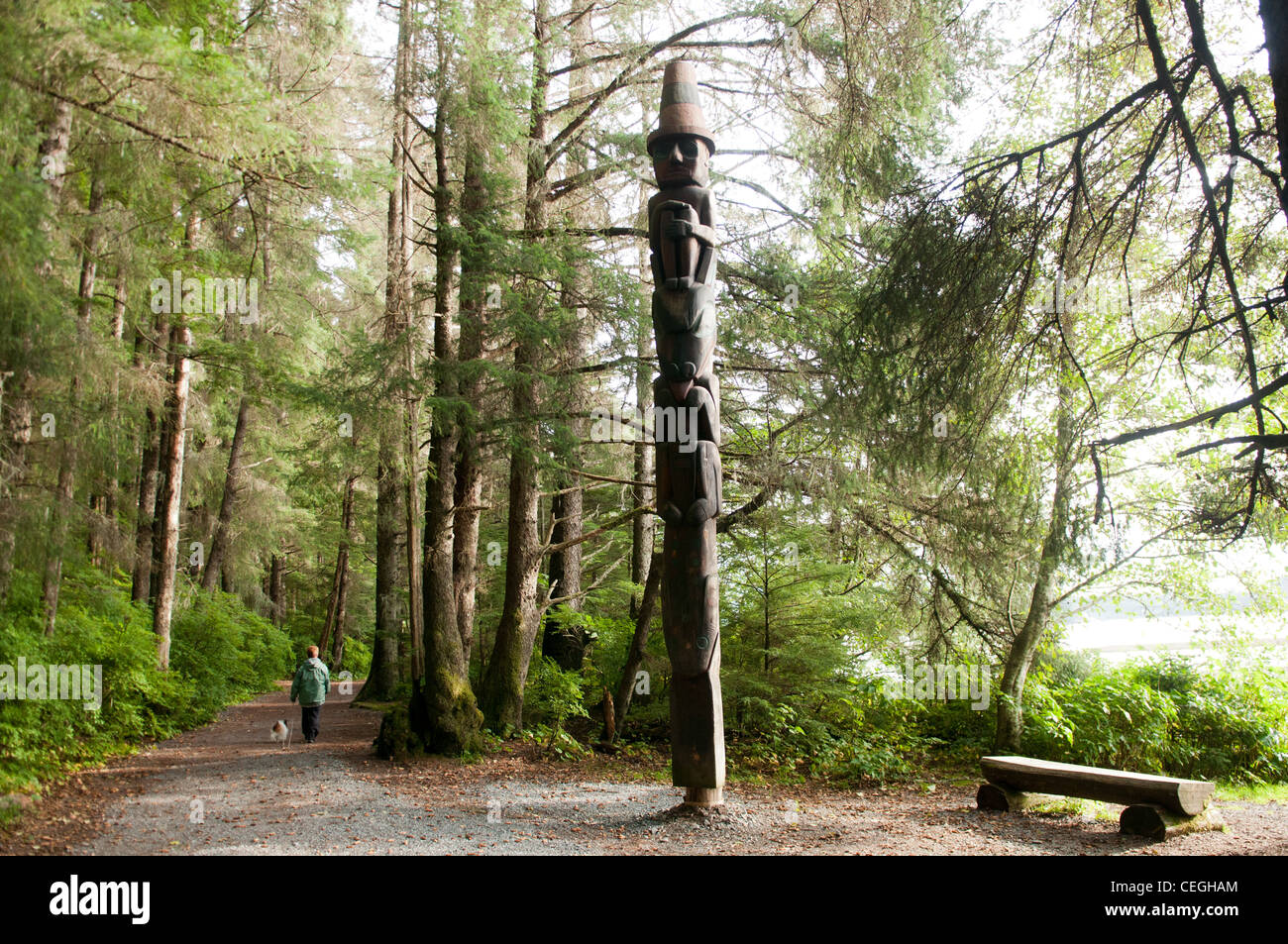 Il Totem Pole, Sitka National Historic Park aka Totem Park, Sitka, Alaska Foto Stock