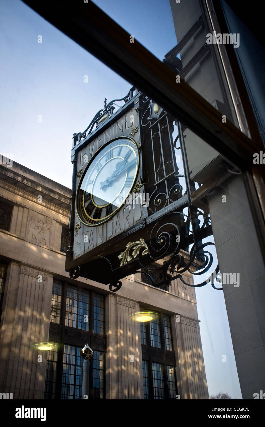 Sera orologio Standard Foto Stock