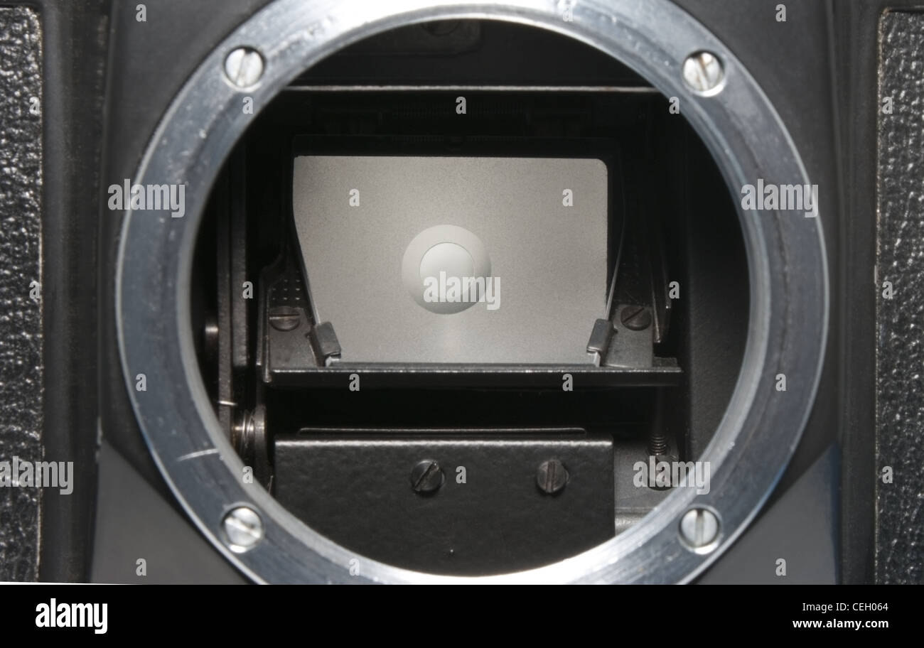 All'interno di un vecchio 35mm con montaggio a vite telecamera Foto Stock