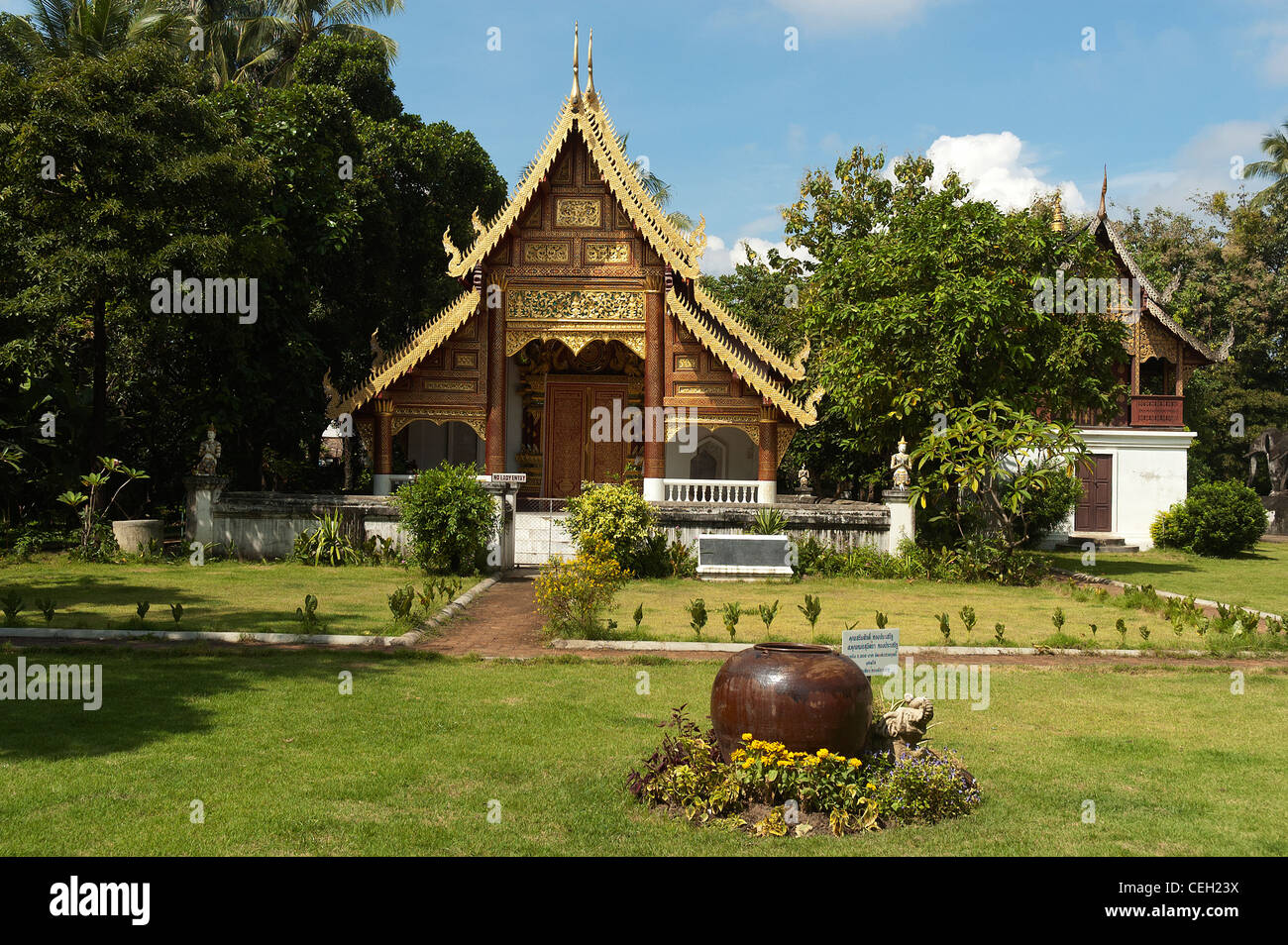 Elk208-1436 Thailandia Chiang Mai Wat Chiang Man, ubosot e biblioteca Foto Stock