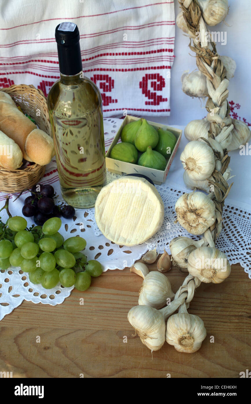 Vino, formaggio, fichi e uva Foto Stock
