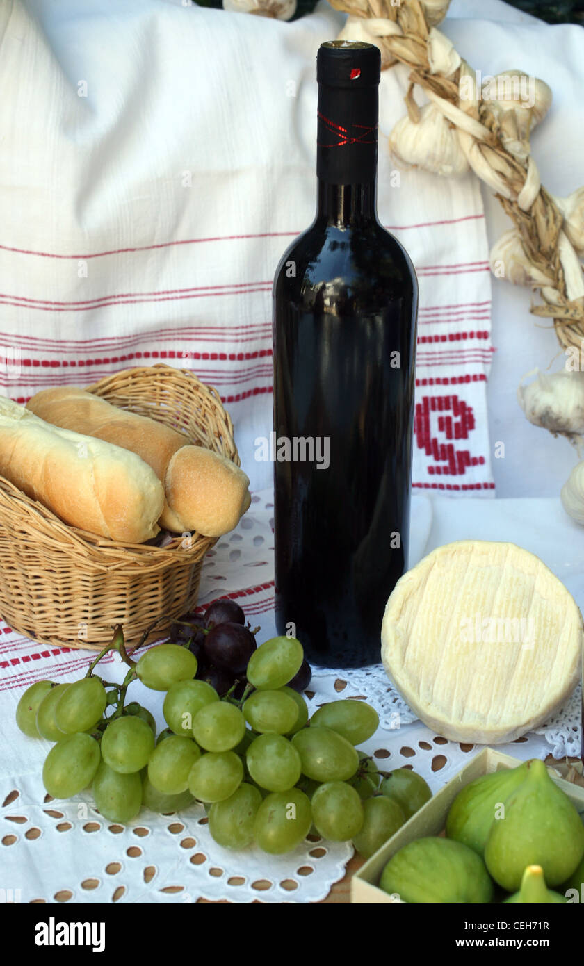 Vino, formaggio,fichi e uva Foto Stock