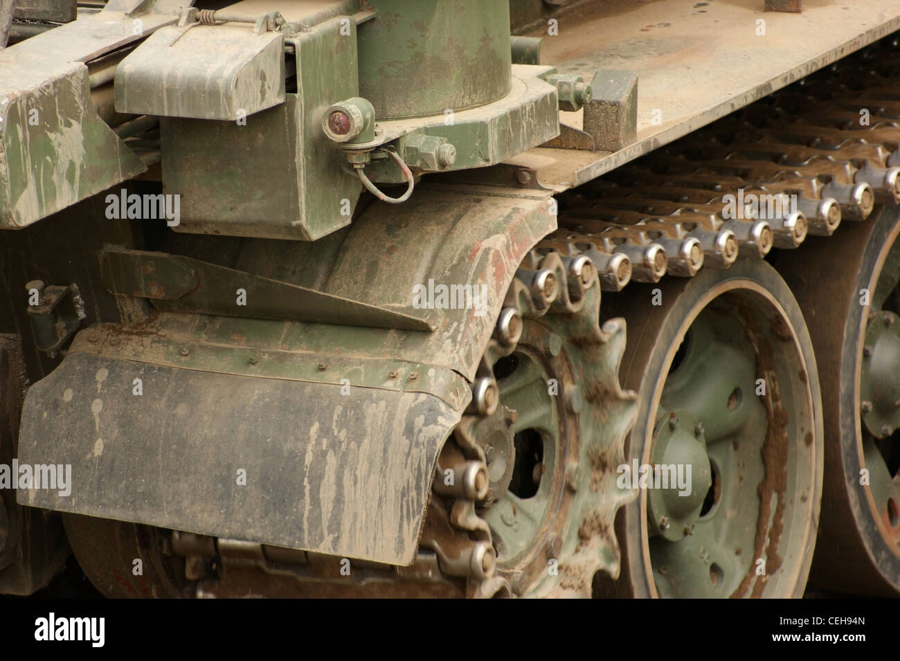 Dettaglio di un serbatoio con catene Foto Stock