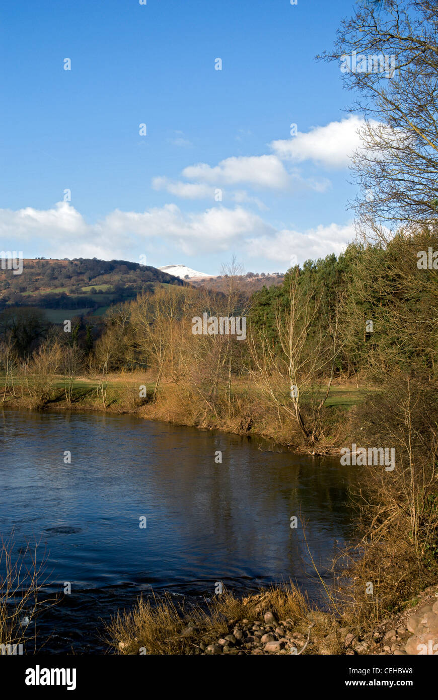 Il fiume Usk llanwenarth vicino a abergavenny monmouthshire wales uk Foto Stock