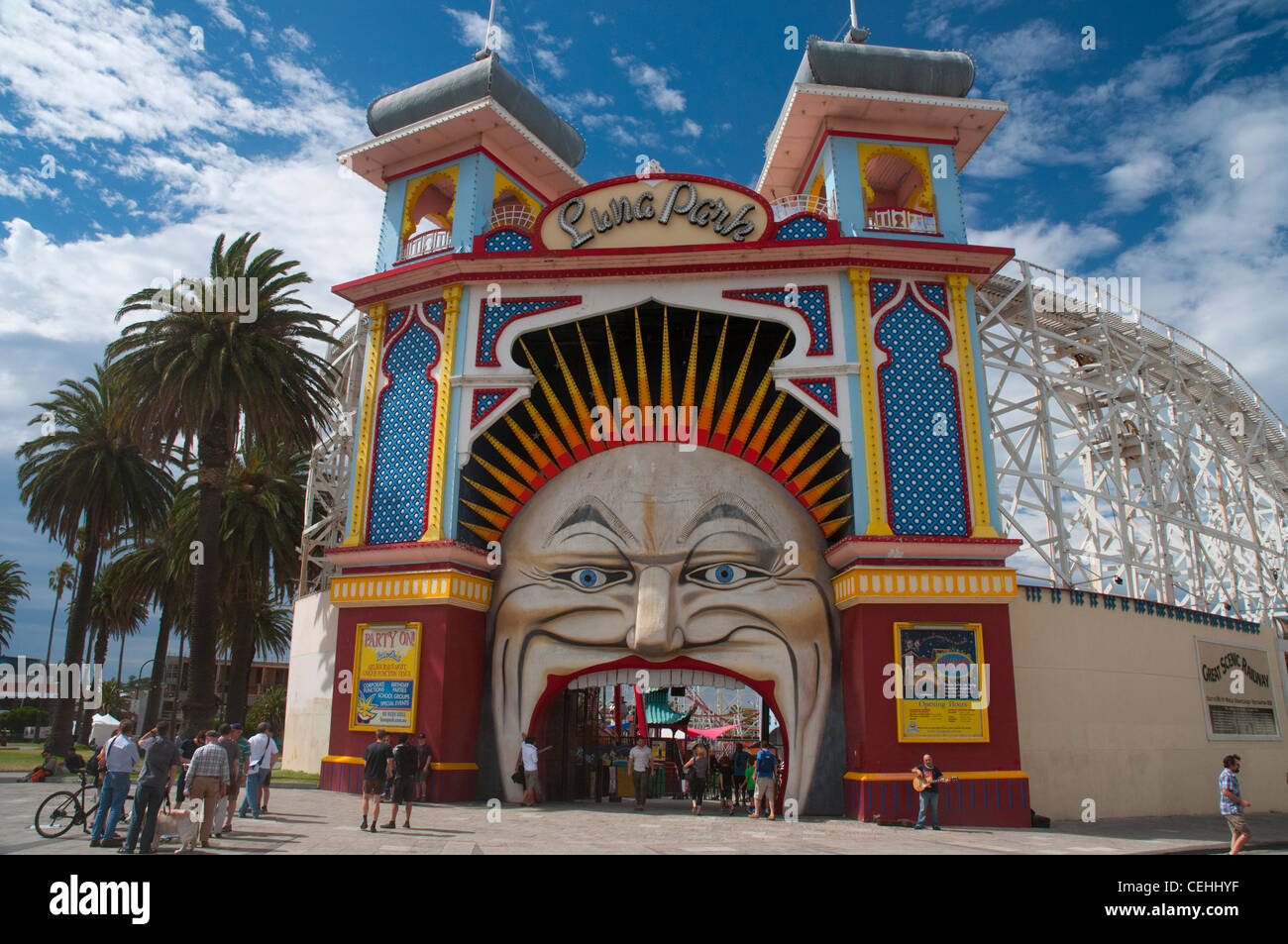 Ingresso al Luna Park, il secolare parco divertimenti sull'foreshore presso il St Kilda sulla Port Phillip Bay. Foto Stock