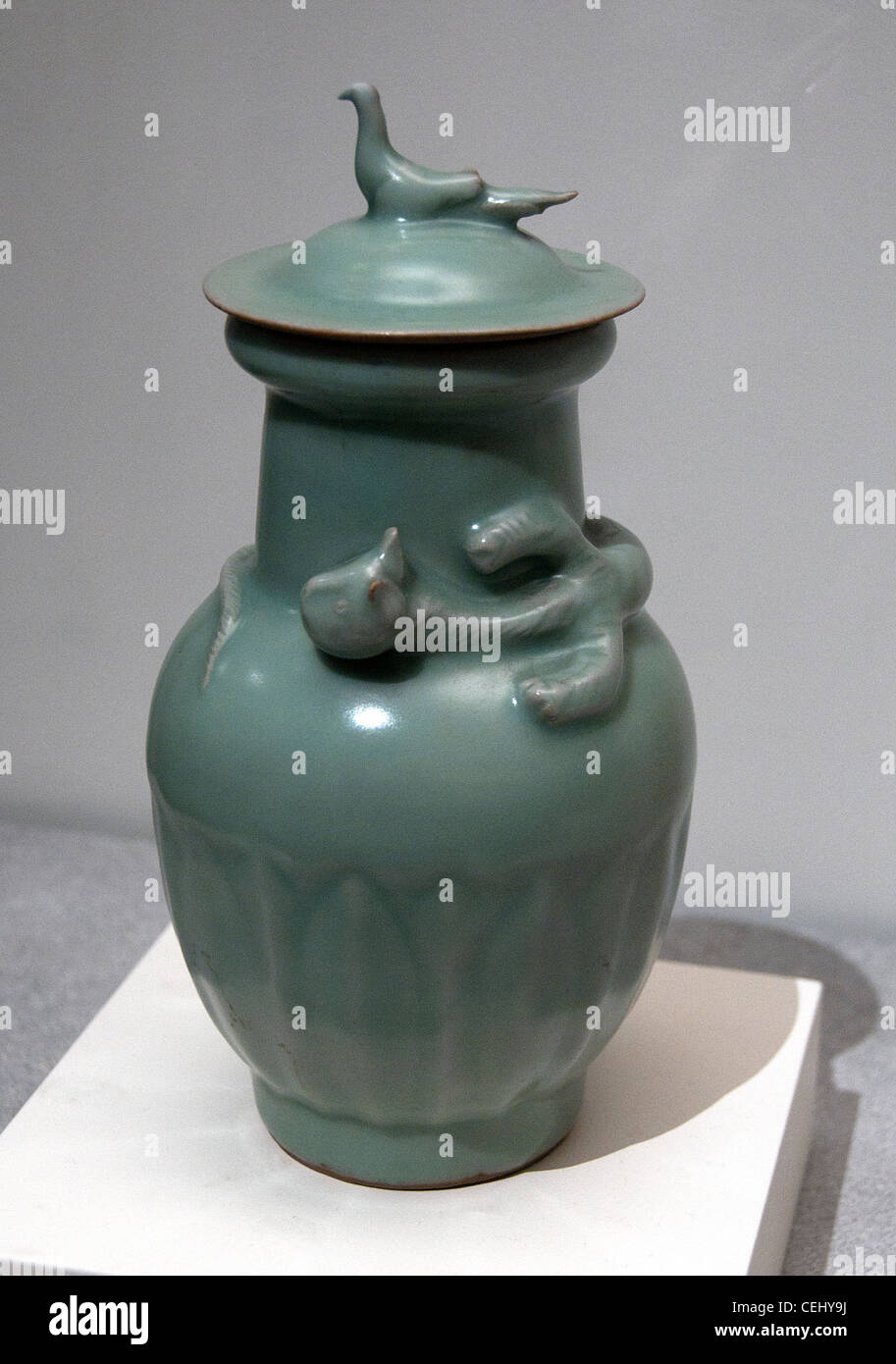 Urna funeraria Sud Jiangxi Cina Longquan cinese Song Dynasty sud 13 Secolo Cina Foto Stock