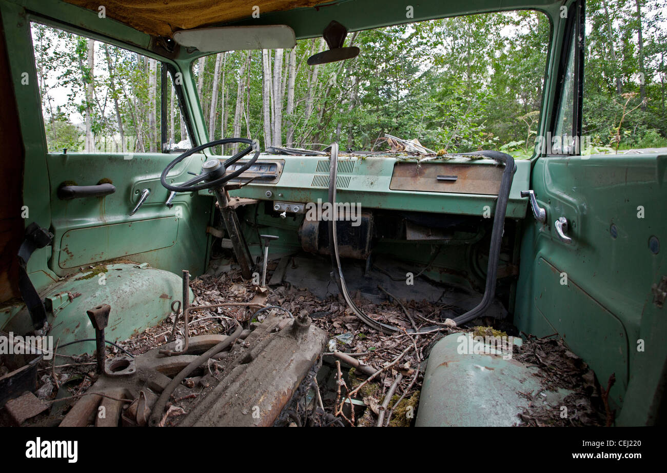 Abbandonato il furgone. L'Alaska. Stati Uniti d'America Foto Stock
