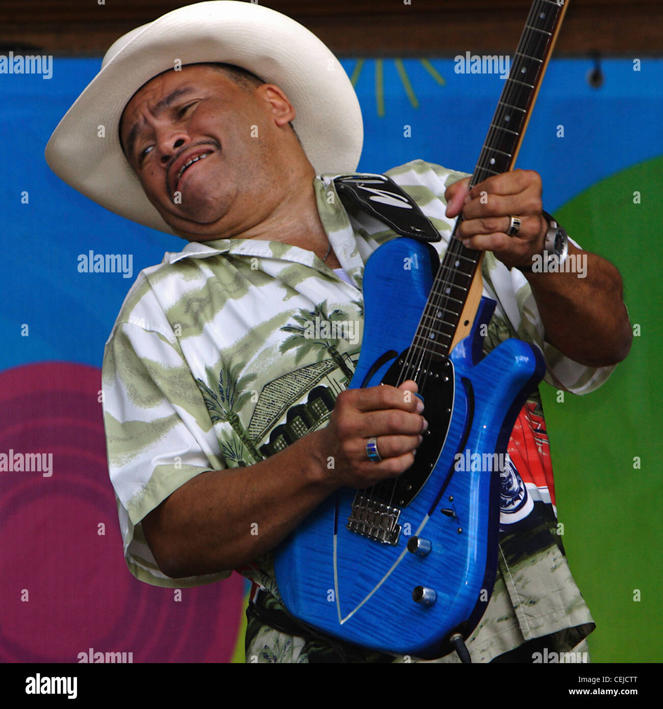 Sherman Robertson, blues cantante e chitarrista, giocando al Riverside Festival a Nottingham in 2007. Foto Stock