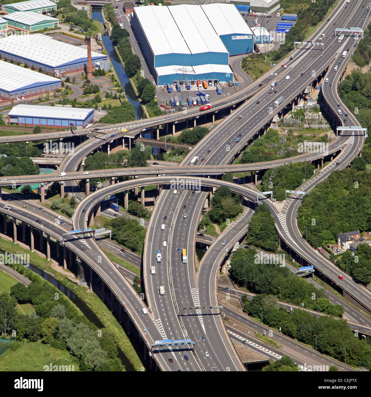 Immagine aerea dello svincolo M6 della rete stradale di Spaghetti A38(M) Birmingham Foto Stock