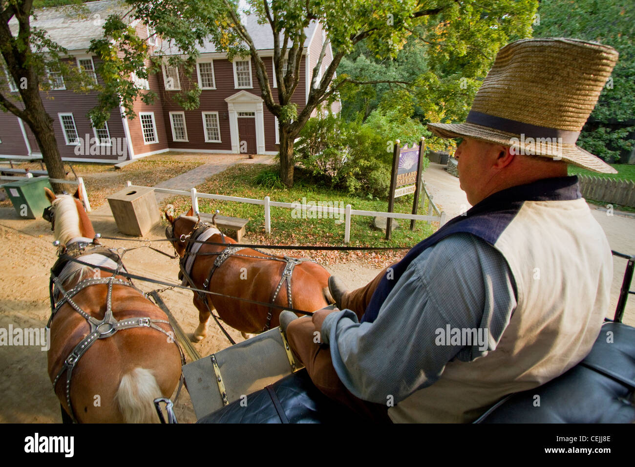 Un museo vivente ricreando la vita coloniale nel New England, Old Sturbridge Village a Sturbridge, dispone di un autentico stagecoach Foto Stock