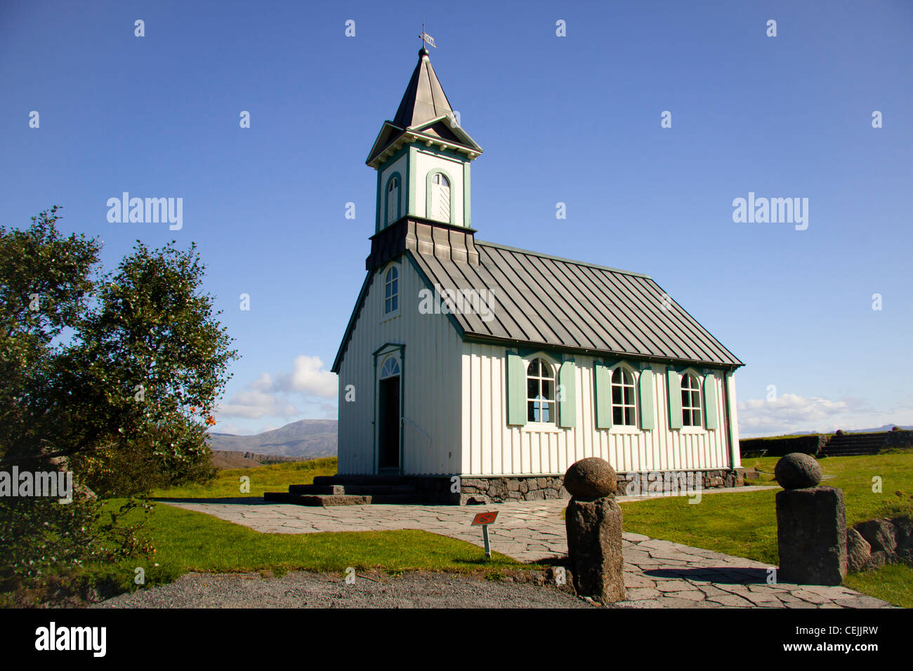 Chiesa bianca a Thingvellir estate. l'Islanda. Foto Stock