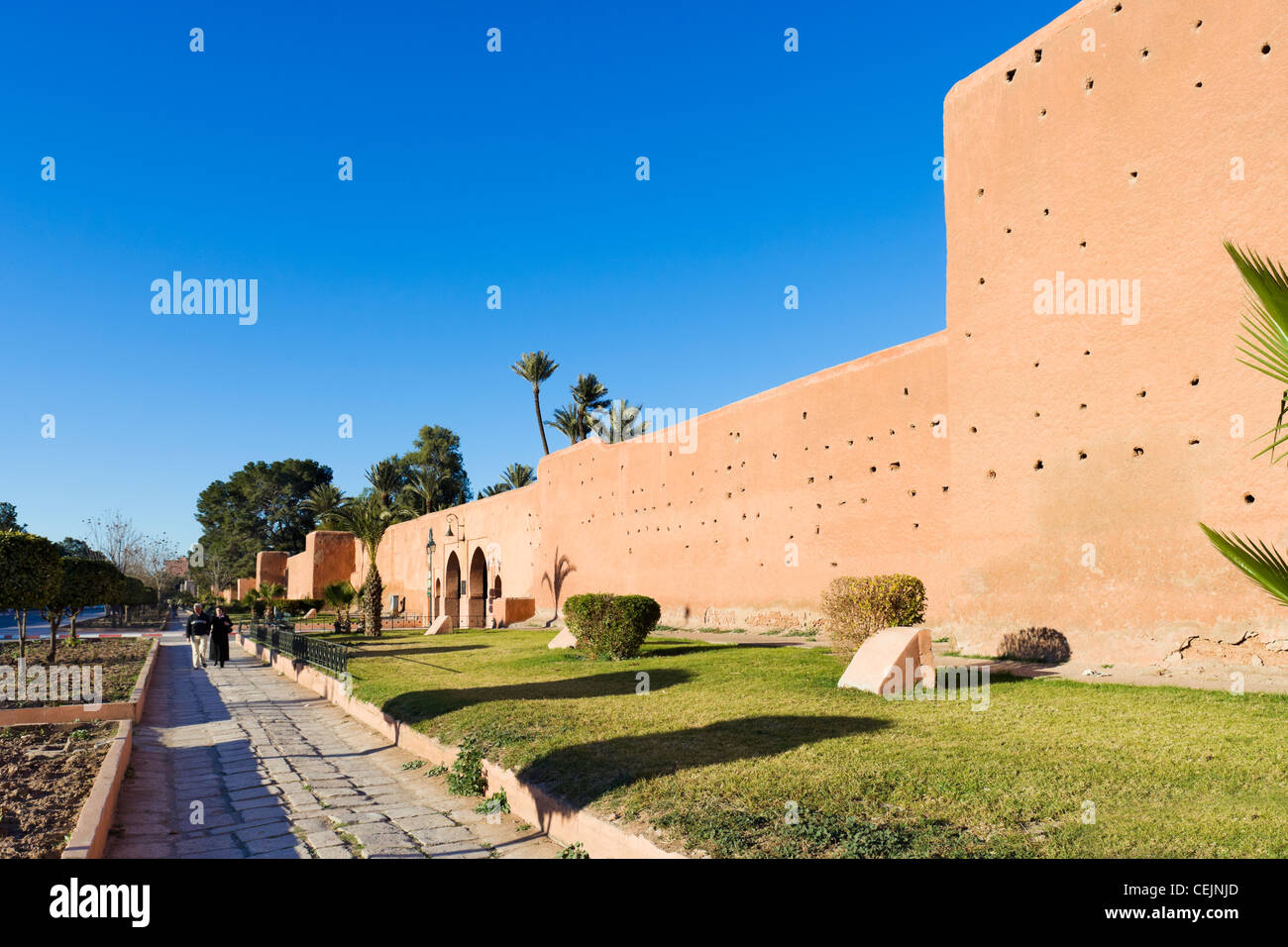 Vecchie mura che circondano il quartiere Medina, Marrakech, Marocco, Africa del Nord Foto Stock