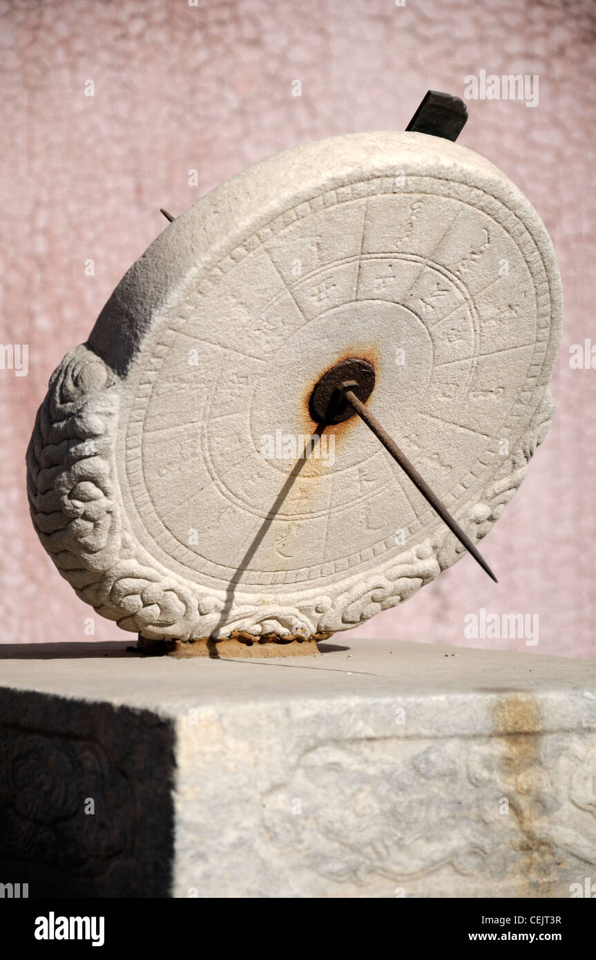 Meridiana di marmo la Città Proibita di Pechino mantenere tempo mantenendo il metodo vecchio dispositivo antica Foto Stock