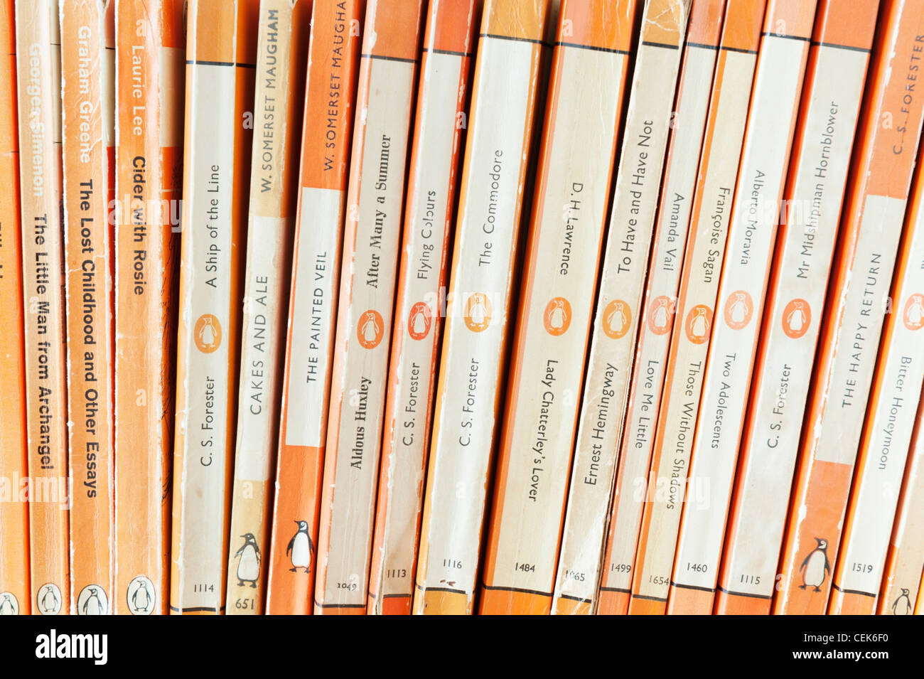 Vintage paperback romanzi pubblicati dalla penguin Books - tardi anni quaranta alla fine degli anni sessanta Foto Stock
