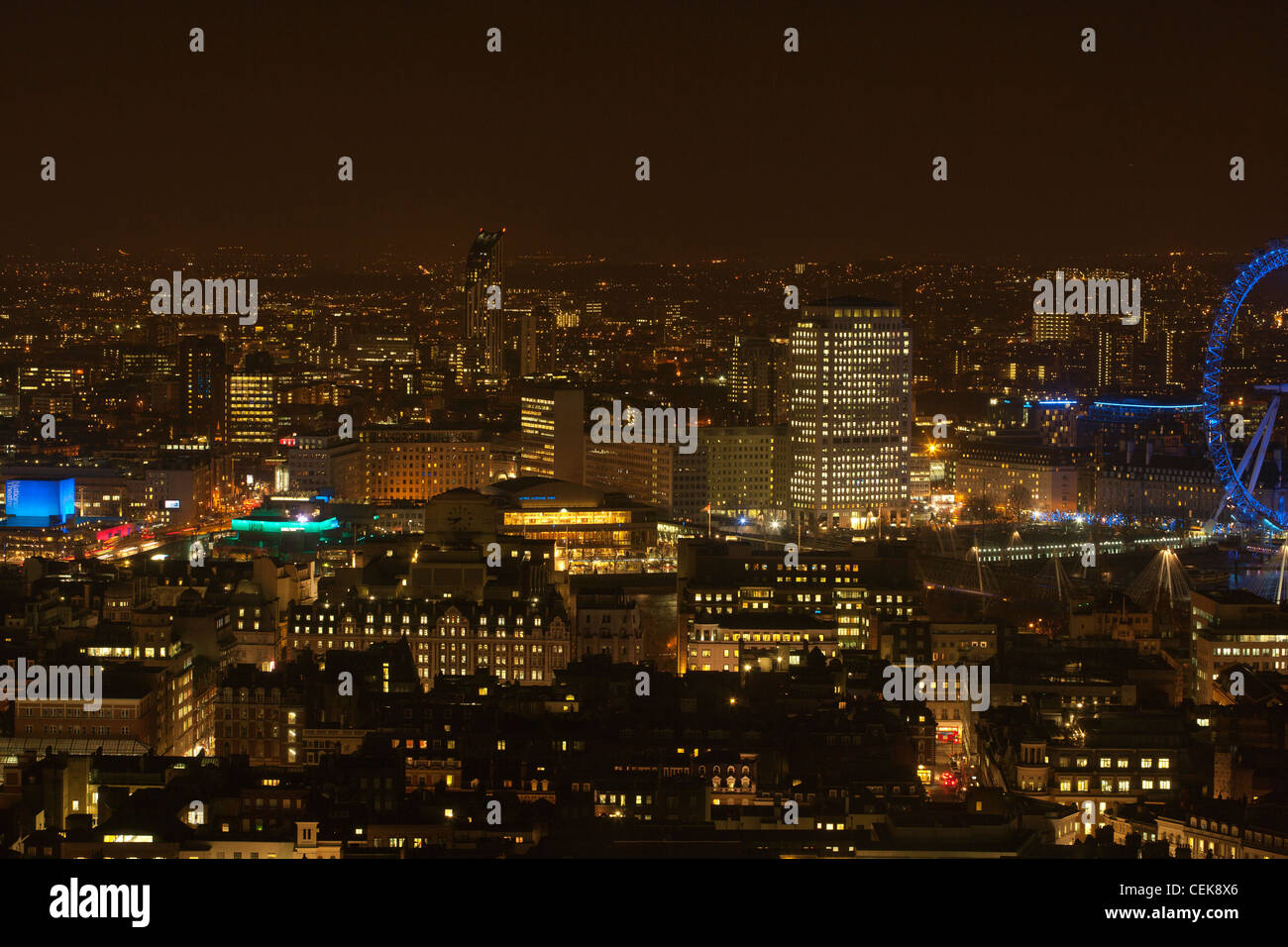 Città di Londra di notte dal Centrepoint tower Foto Stock