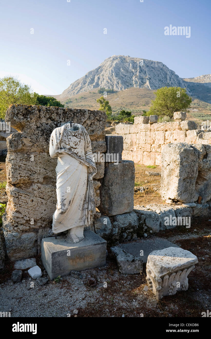 Corinto una grande città antica Grecia bouleuterion (camera del consiglio) che probabilmente risale al periodo romano, alterazioni apportate Forum Foto Stock
