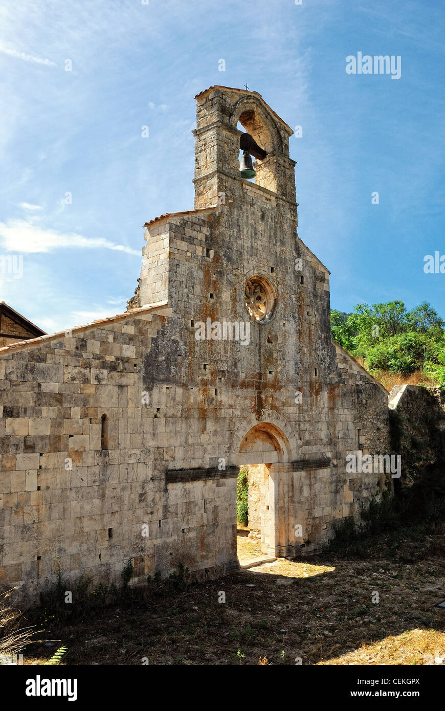 Italia Italia Italie Abruzzo Bussi Sul Tirino Pe Santa Maria Di Cartignano Rovine Chiesa Abbandonata Abbandonato Le Rovine Della Chiesa Foto Stock Alamy Italia Italia Italie Abruzzo Bussi Sul Tirino Pe Santa Maria Di Cartignano Rovine Chiesa Abbandonata Abbandonato Le Rovine Della Chiesa Foto Stock Alamy