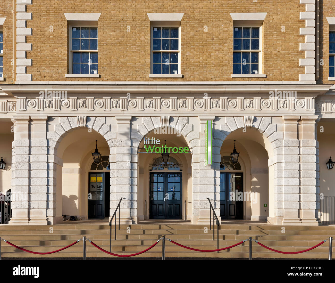 Little Waitrose store in Poundbury, parte di thr ducato di Cornovaglia. Foto Stock Little Waitrose store in Poundbury, parte di thr ducato di Cornovaglia. Foto Stock