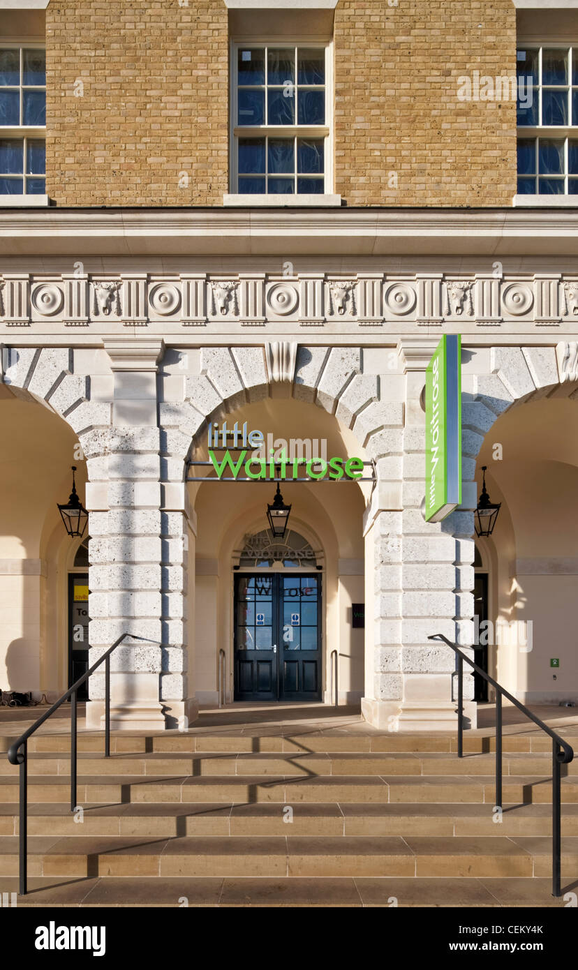 Little Waitrose store in Poundbury, parte di thr ducato di Cornovaglia. Foto Stock Little Waitrose store in Poundbury, parte di thr ducato di Cornovaglia. Foto Stock