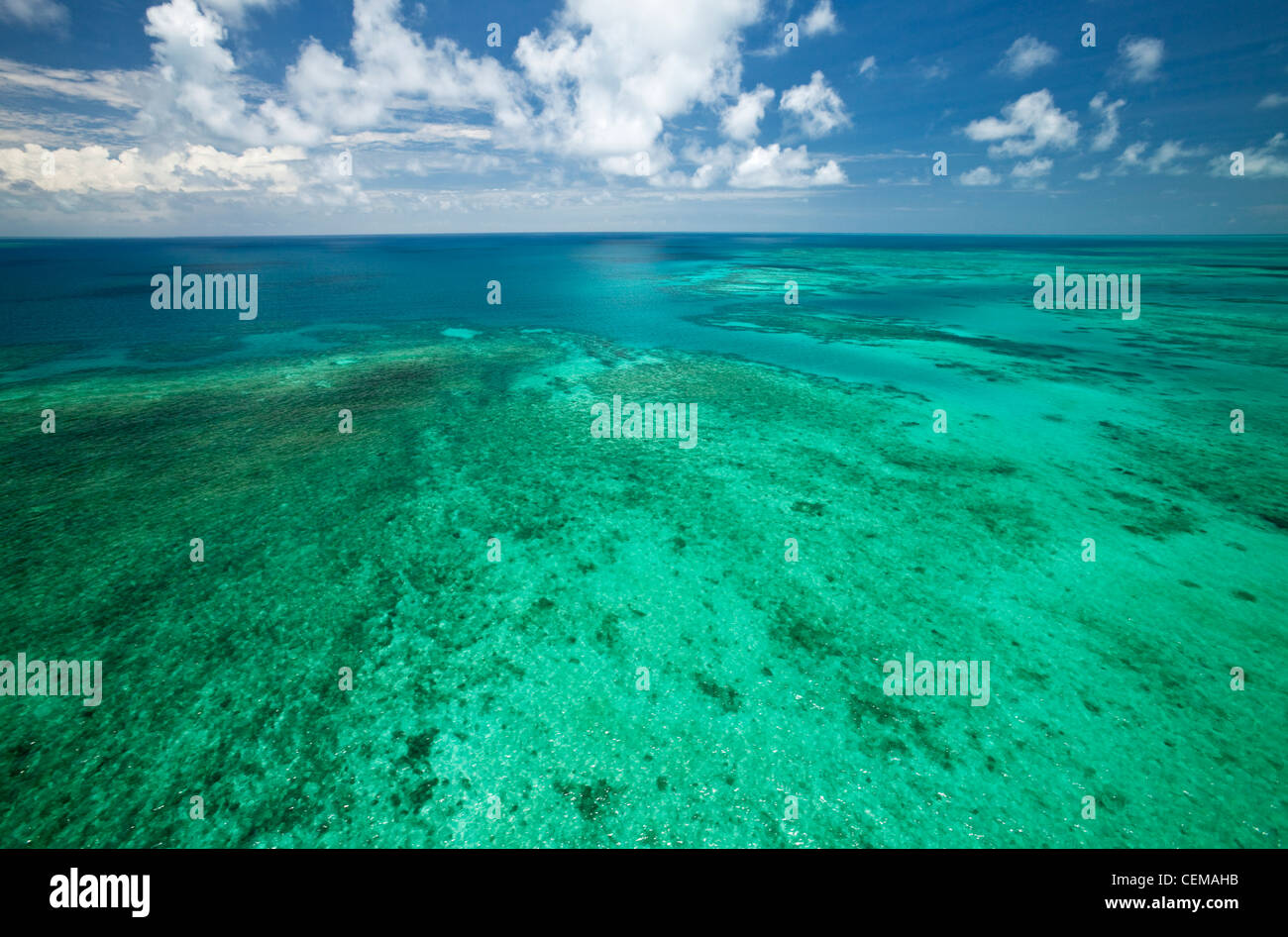 Vista aerea del Vlassof Reef, vicino a Cairns. Great Barrier Reef Marine Park, Queensland, Australia Foto Stock