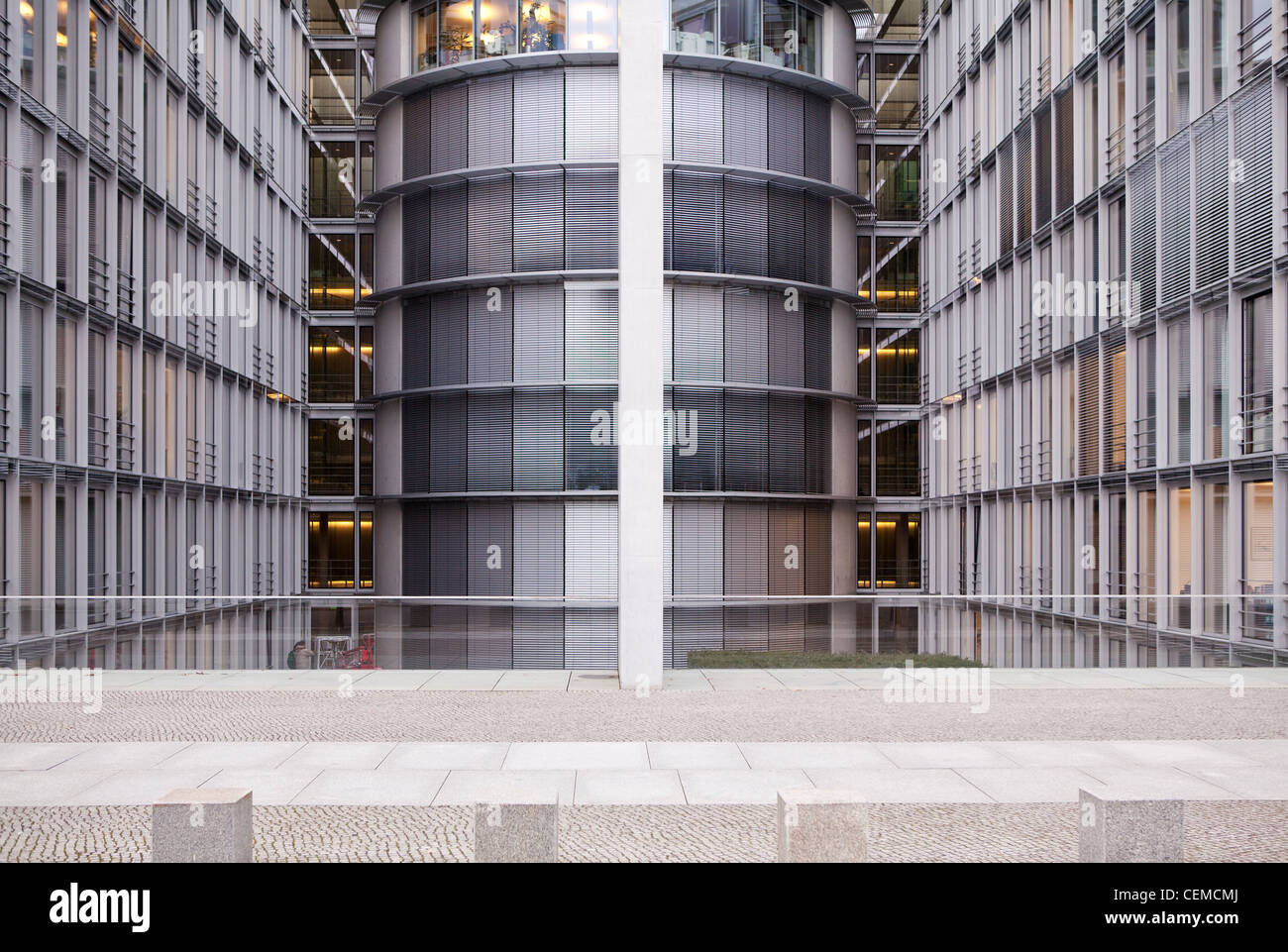 Gli uffici del parlamento tedesco, il palazzo del Reichstag. Nei moderni uffici di Paolo Löbe Haus complesso. Foto Stock