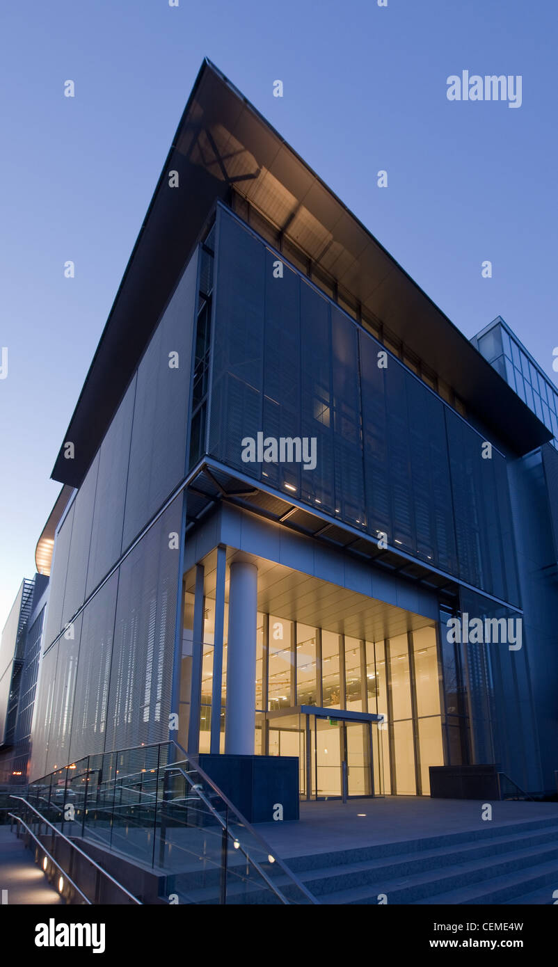 Il Laboratorio di media estensione (Edificio E14) al MIT, progettato da Fumihiko Maki e Leers Weinzapfel e completato nel 2009. Foto Stock