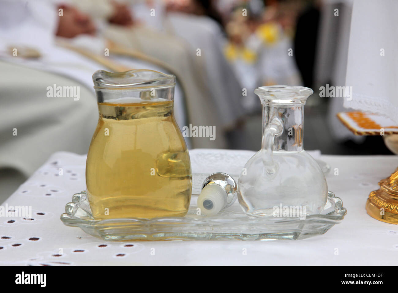 Gesù Trasforma L'acqua In Vino Acqua al vino immagini e fotografie stock ad alta risoluzione - Alamy