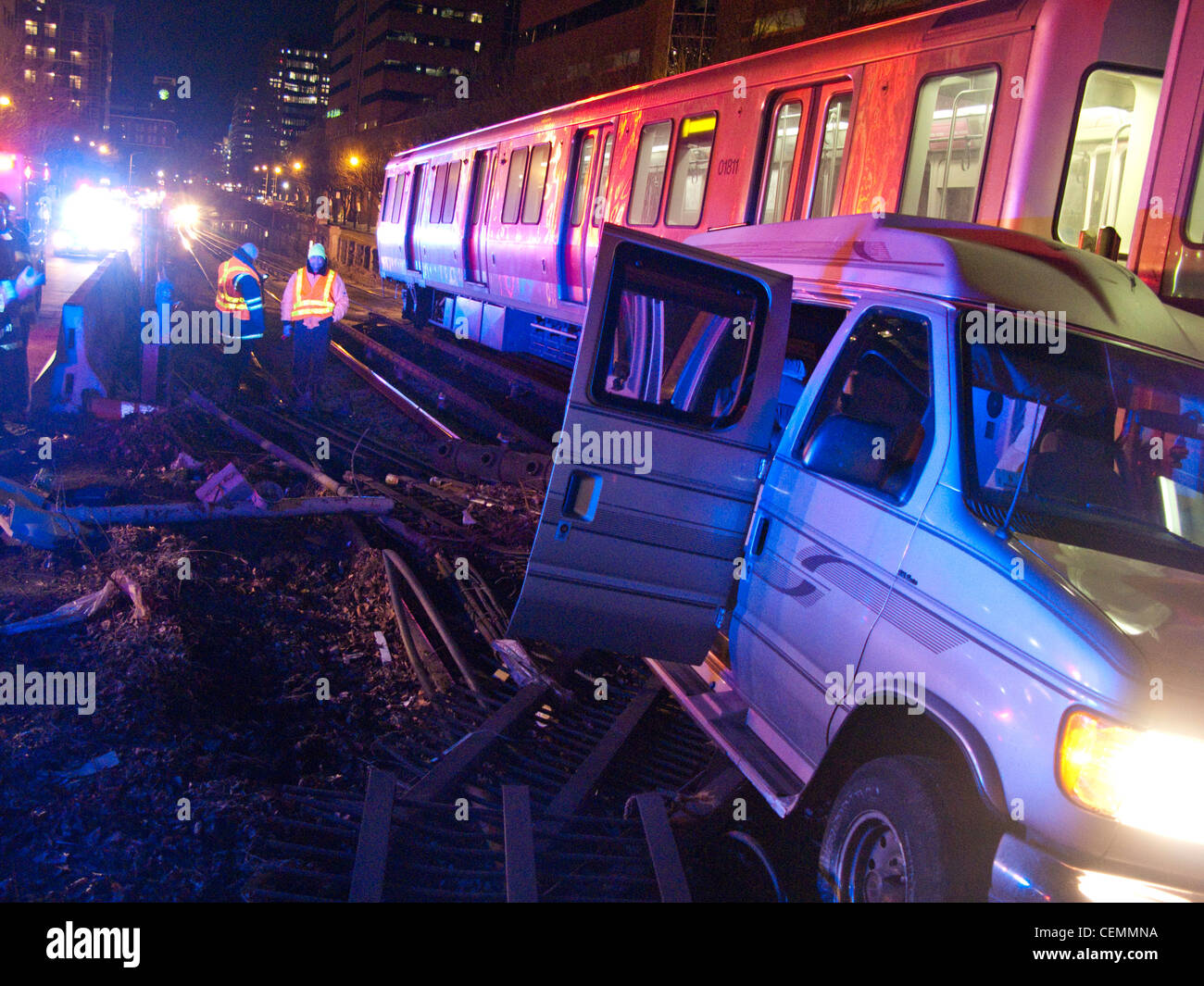 Boston linea rossa MBTA incidente guida ubriaco crash car van massachusetts longfellow bridge Foto Stock