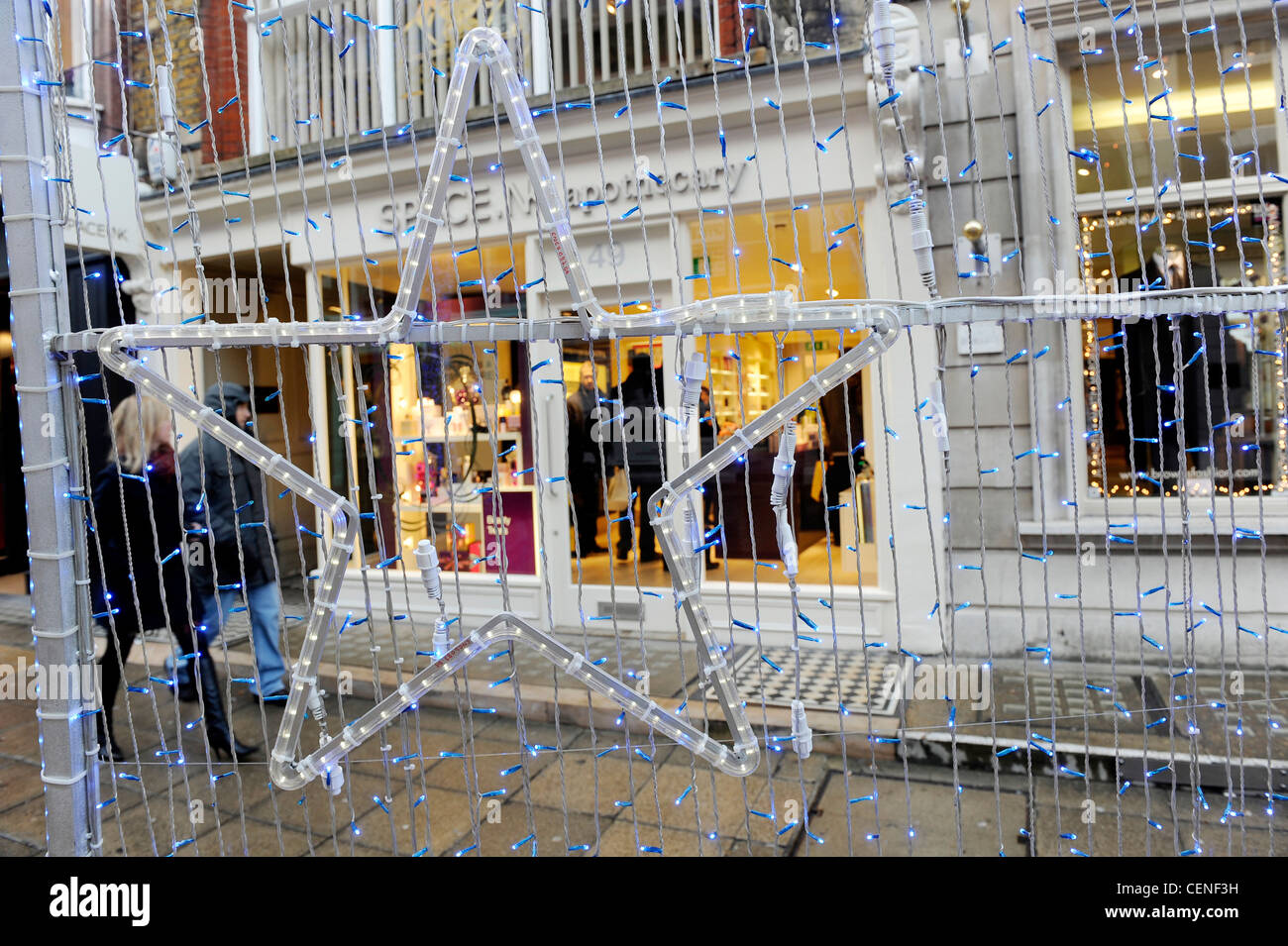 Decorazioni di Natale per le strade di Londra Foto Stock