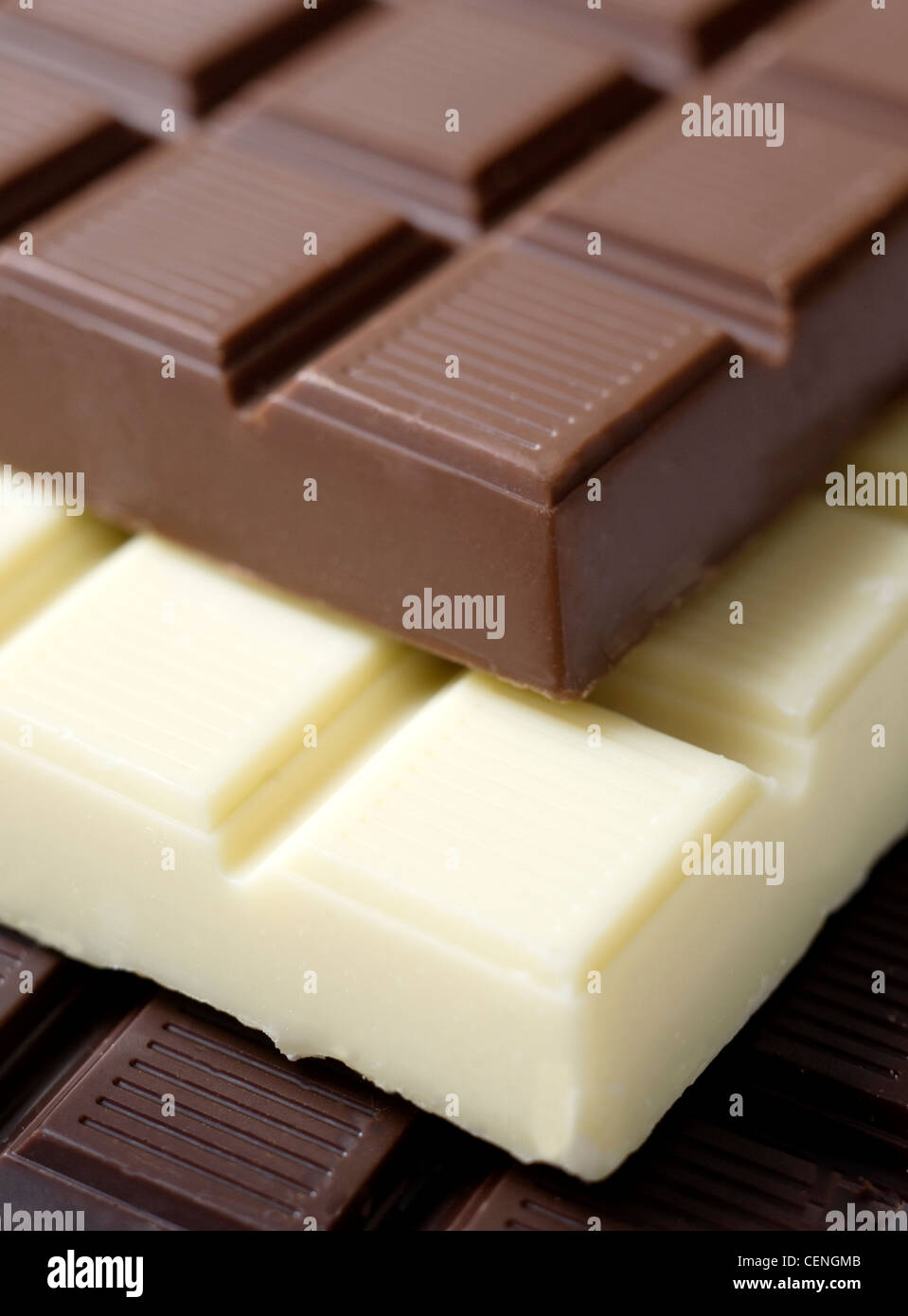 Ancora un immagine di vita di una pila di buio, bianco e di cioccolato al latte Foto Stock