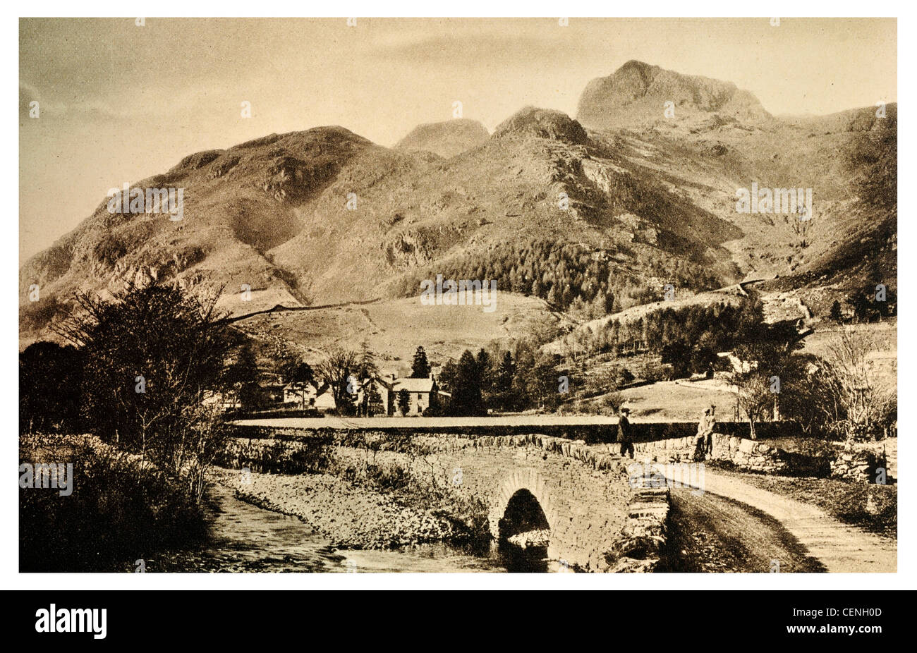 Grande Langdale Langdale Pikes Peak picchi dale sharp rocky ridge gamma Pike of Stickle Loft falesia Harrison Stickle Pavey Ark Foto Stock