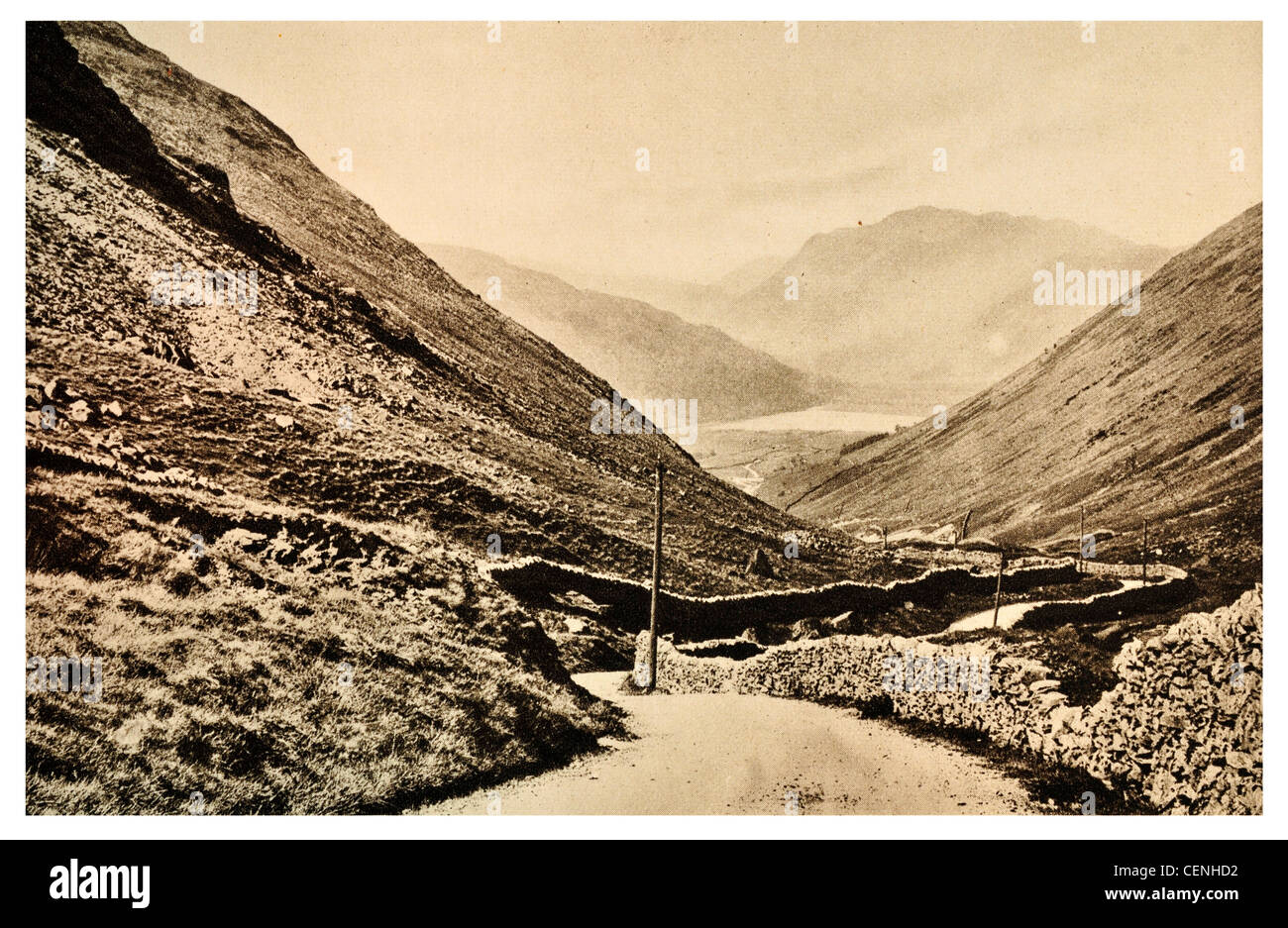 Kirkstone Pass mountain pass Lake District inglese Cumbria Ambleside Rothay Valley Patterdale Ullswater valle una strada592 Foto Stock