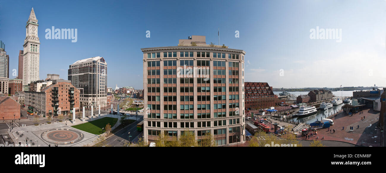 Edifici in una città, Custom House Torre, Rose Kennedy Greenway, Boston, Massachusetts, STATI UNITI D'AMERICA Foto Stock