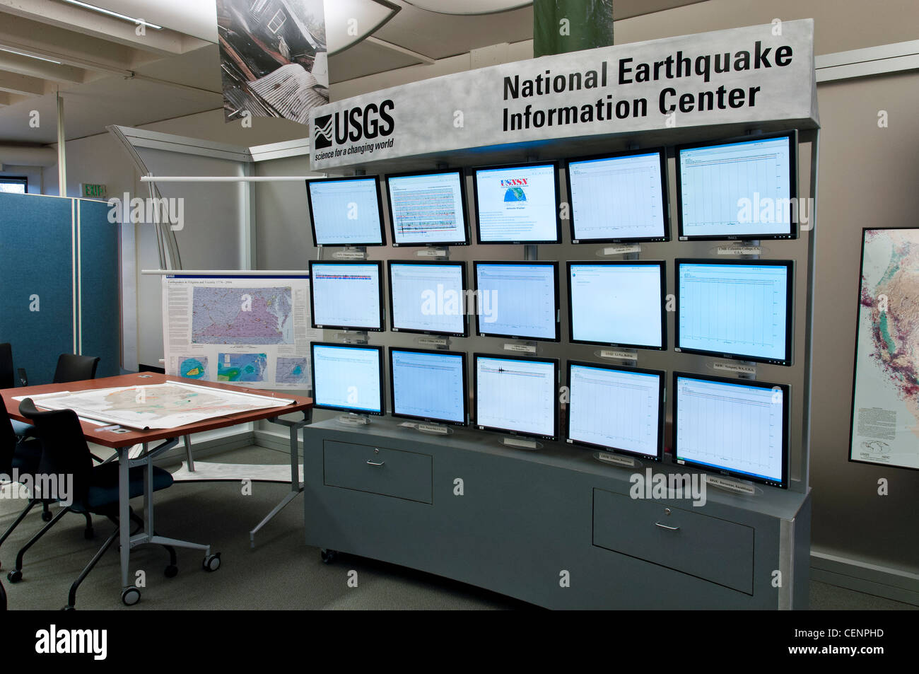 All'interno della National Earthquake Information Center, United States Geological Survey (USGS), Golden, Colorado. Foto Stock