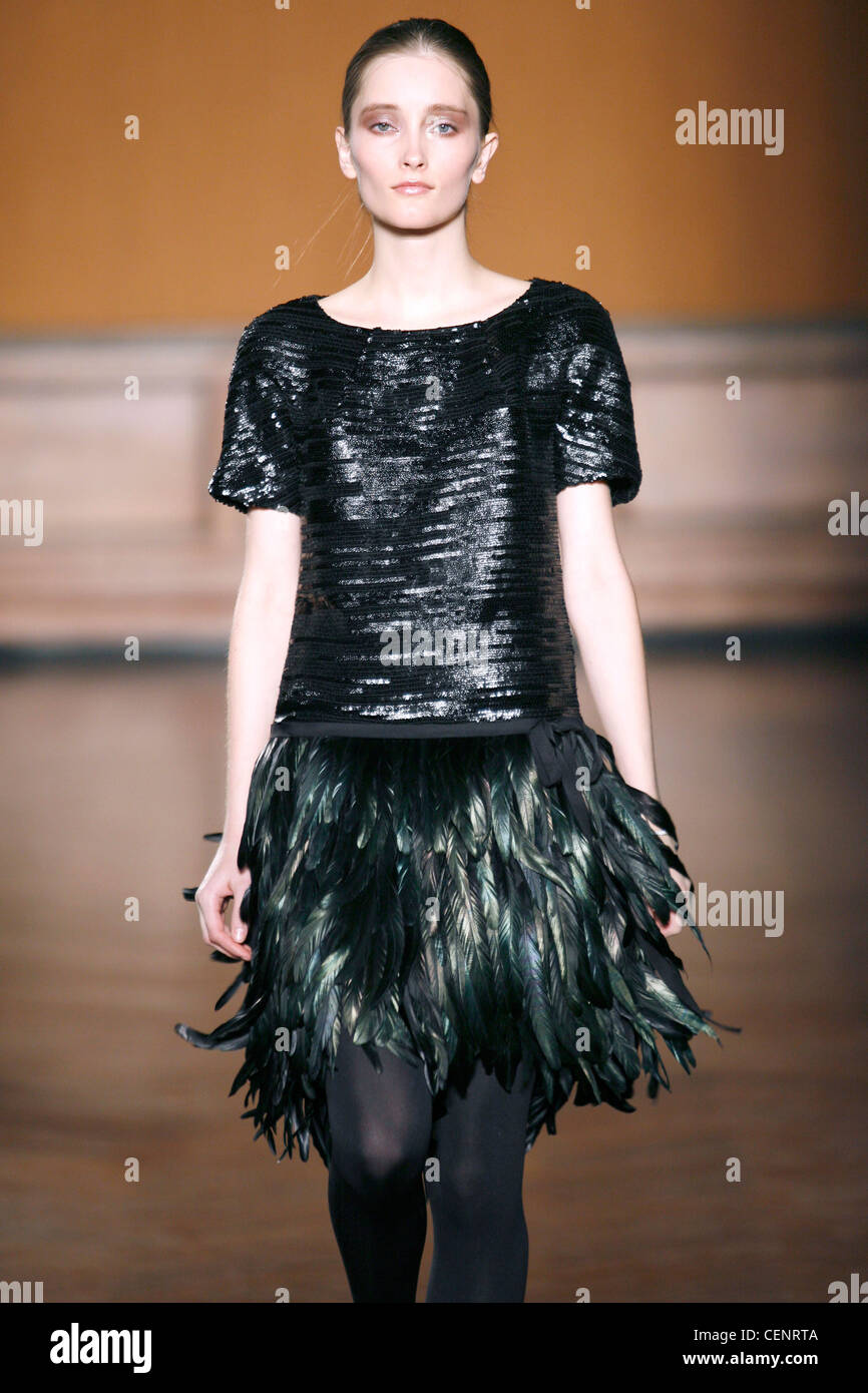 Thakoon New York pronto a indossare in autunno e inverno modello Iekeliene Stange brunette capelli viso off indossando marrone e argento eye shadow, Foto Stock