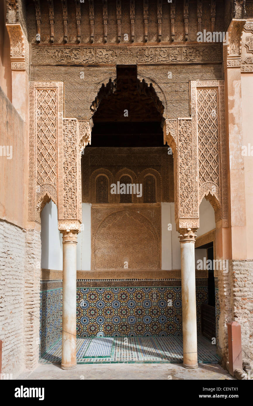 Arco decorativo in Tombe Saadiane, Marrakech, Marocco, Africa del Nord Foto Stock